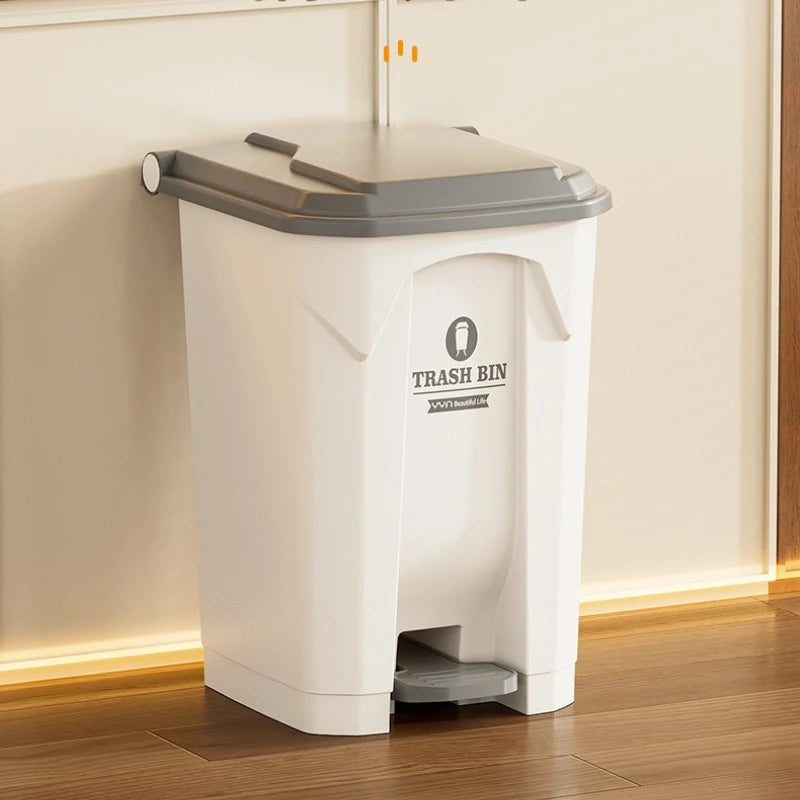 Lixeira Pia de grande capacidade com pedal, 20L, 30L e 50L, para uso comercial, doméstico, cozinha, jardim e áreas externas. Possui tampa, acionamento sem contato e grande capacidade.